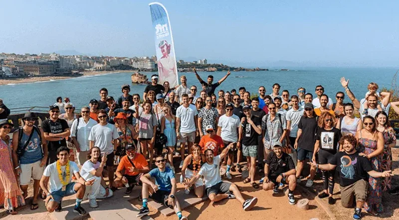 La communauté NFT Biarritz 2023 réunie au soleil face à l’océan